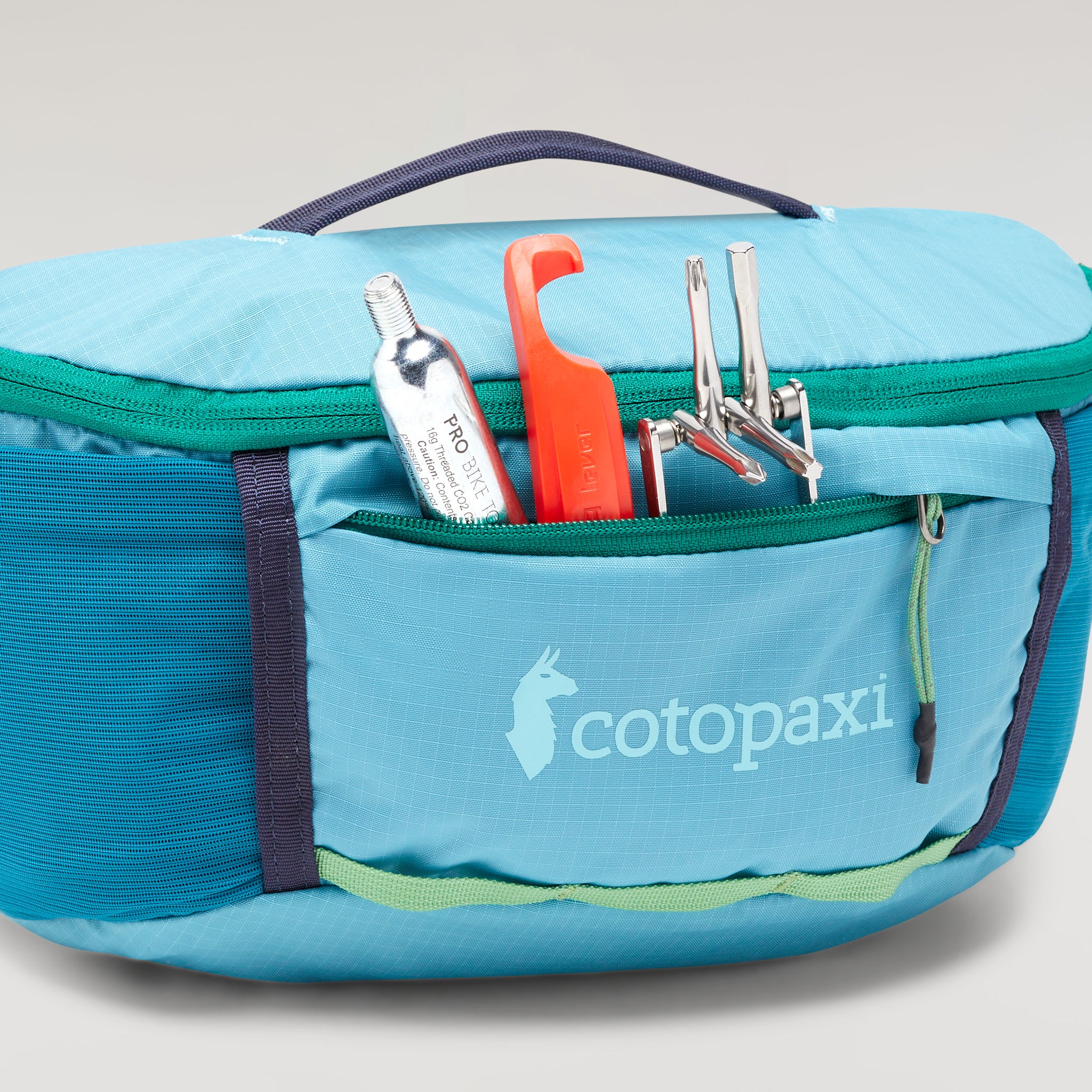 Cotopaxi Lagos 5L Hydration Hip Pack  68oz. Reservoir, Graphite Cotopaxi Lagos 5L Hydration Hip Pack - Hike & Camp main image 3